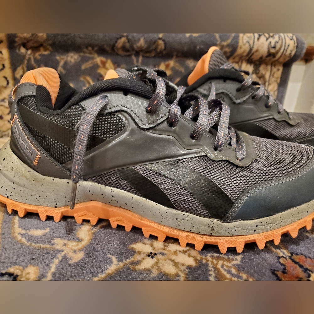 Like New, In Box, Reebok Ortholite Sneakers, Estimated Youth Size 5 or Size 6 - Picture 2 of 7